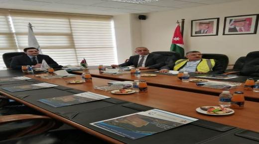 وزير النقل يزور شركة العقبة لادارة وتشغيل الموانيء