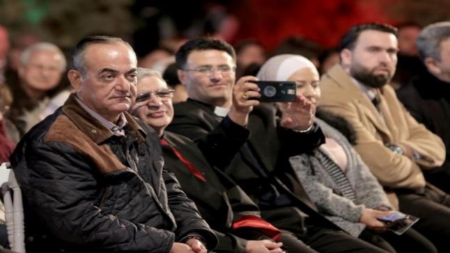 جمعية الفنادق الاردنية تشارك بإضاءة شجرة عيد الميلاد في المغطس