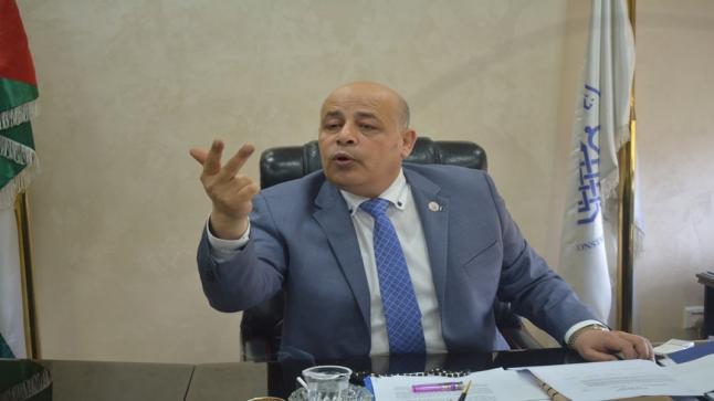نقيب المقاولين : عدم قدرة المسؤولين على اتخاذ القرار ادى ويؤدي الى تكبيد الخزينه مبالغ اضافية – صور وفيديو