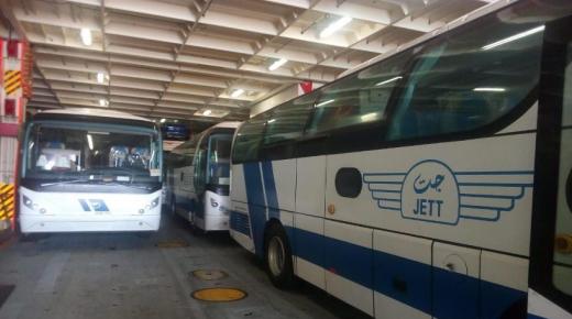 وصول ١٦ حافلة جديدة تابعة لشركة النقليات السياحية الاردنية – جت – موديل ٢٠٢٠ لميناء العقبة .