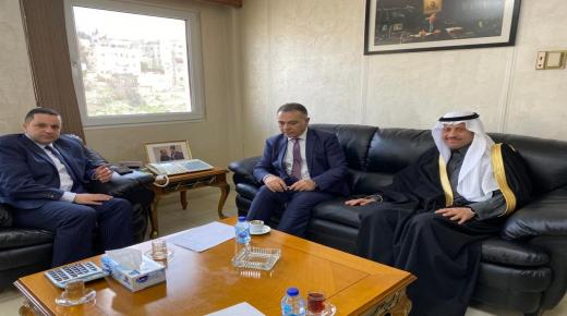سفير السعودية لدى الأردن يلتقي بوزيري المالية والتخطيط والتعاون الدولي الأردنيين .