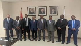 وفد اقتصادي جيبوتي يطلع على واقع الإستثمار الصناعي في الموقر الصناعية
