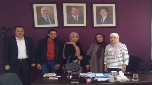 جامعة الزرقاء تطلق تطبيقًا الكترونيًا لتوفير الملابس للأسر العفيفة