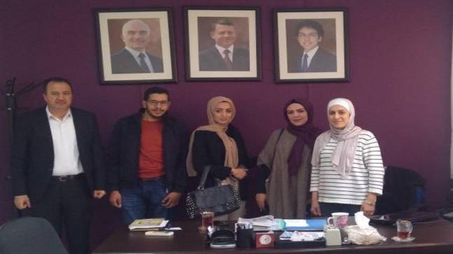 جامعة الزرقاء تطلق تطبيقًا الكترونيًا لتوفير الملابس للأسر العفيفة