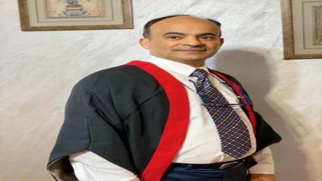 حسام المجالي يهنيء الدكتور محمد عبد الوهاب المجالي لحصوله على درجة الدكتوارة من جامعة مؤته