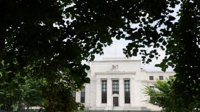 عاجل: أكبر البنوك الاستثمارية تتوقع مفاجأة ضخمة من الفيدرالي.. كيف يتأثر الدولار؟