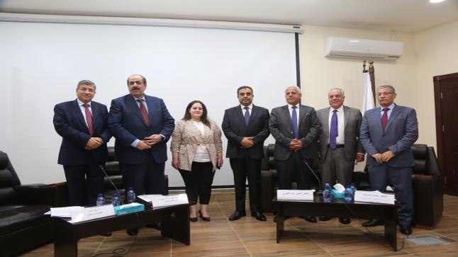 ندوة حوارية في جامعة الزيتونة بعنوان ” دور الأردن والهاشميين في الدفاع عن القضية الفلسطينية “