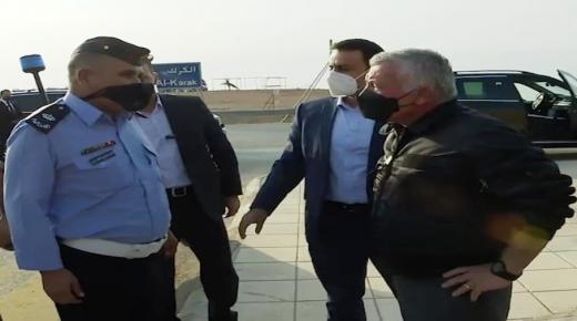 ماذا قال الملك للرائد فيصل العظمات رئيس دورية طريق البحر الميت (فيديو)