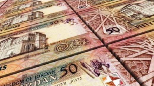 من هو الرئيس التنفيذي لأحد البنوك الذي تقاضى مليون دينار رواتب العام الماضي ؟