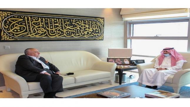 سفير خادم الحرمين الشريفين في عمان يلتقي ممثل برنامج الأغذية العالمي في عمّان