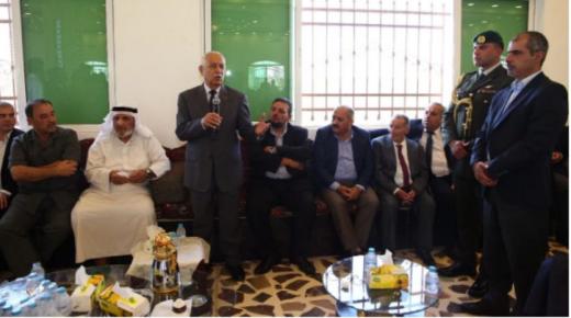 العيسوي ينقل تعازي الملك إلى ذوي شهداء الواجب بحادثة العقبة