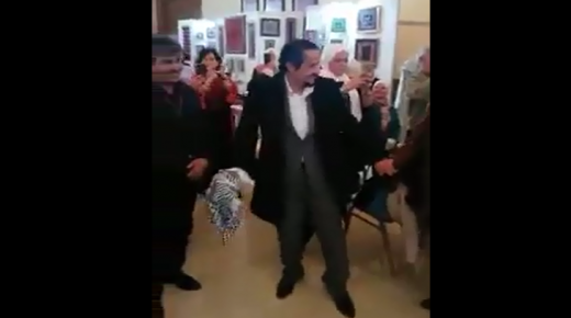 الخضيري نقيب المقاولين  يرقص  على أنغام الأغنية الشهيرة “علي الكوفية ” – فيديو