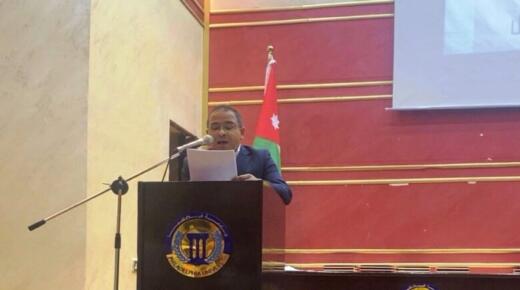 خريجو التمريض في جامعة فيلادلفيا يؤدون قسم المهنة