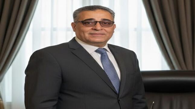 من صحفي الى كاتب.. رحلة 40 عاما